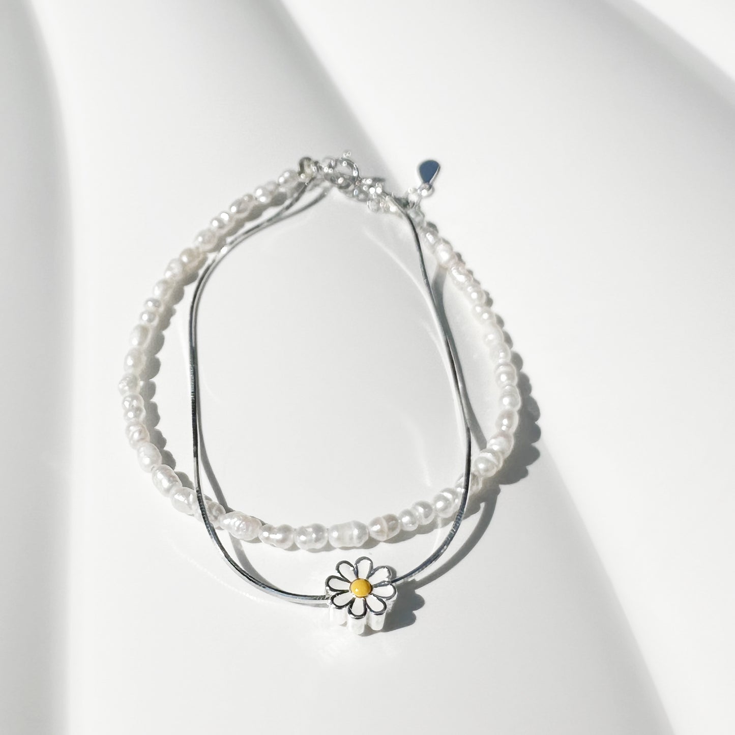 Daisy Petal Pearl Bracelet
