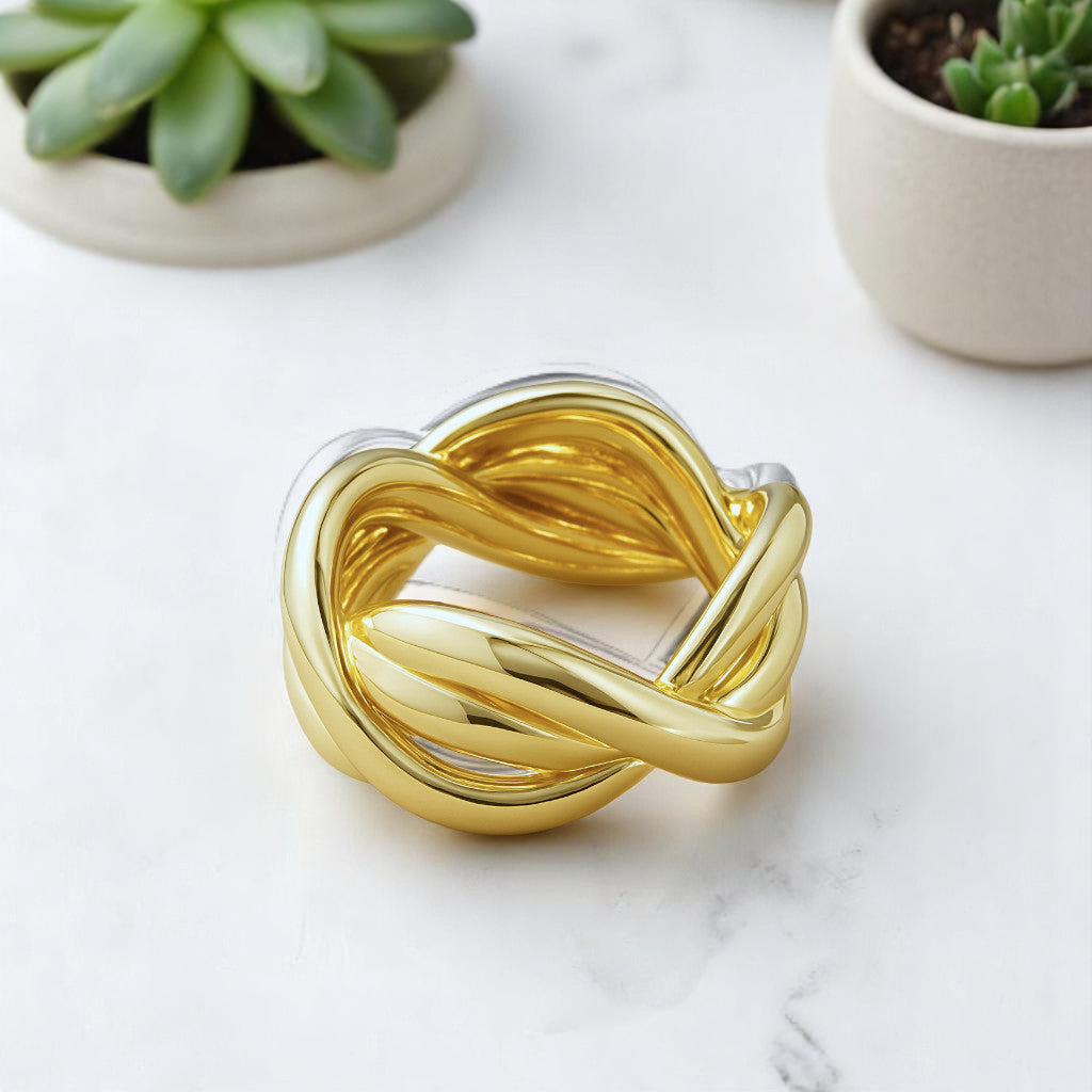 Selene Twist Ring