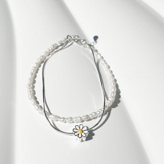 Daisy Petal Pearl Bracelet
