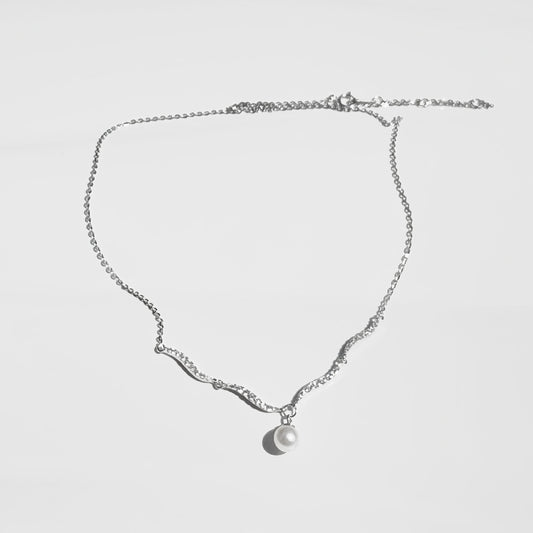 Eira Pearl Necklace